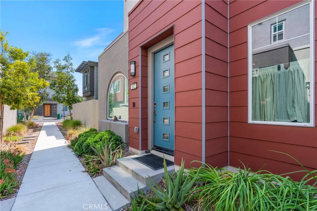 Irvine, CA 92618,142 Allusion