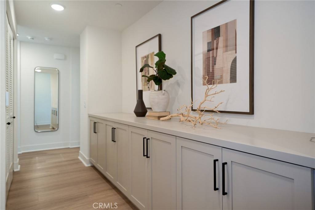 Huntington Beach, CA 92648,414 Main #400