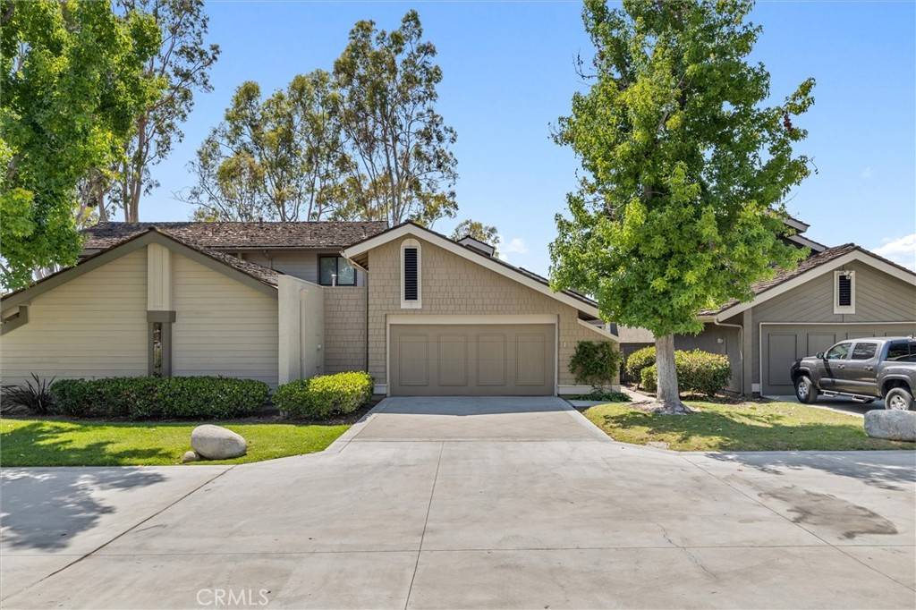Irvine, CA 92604,51 Pinewood #26