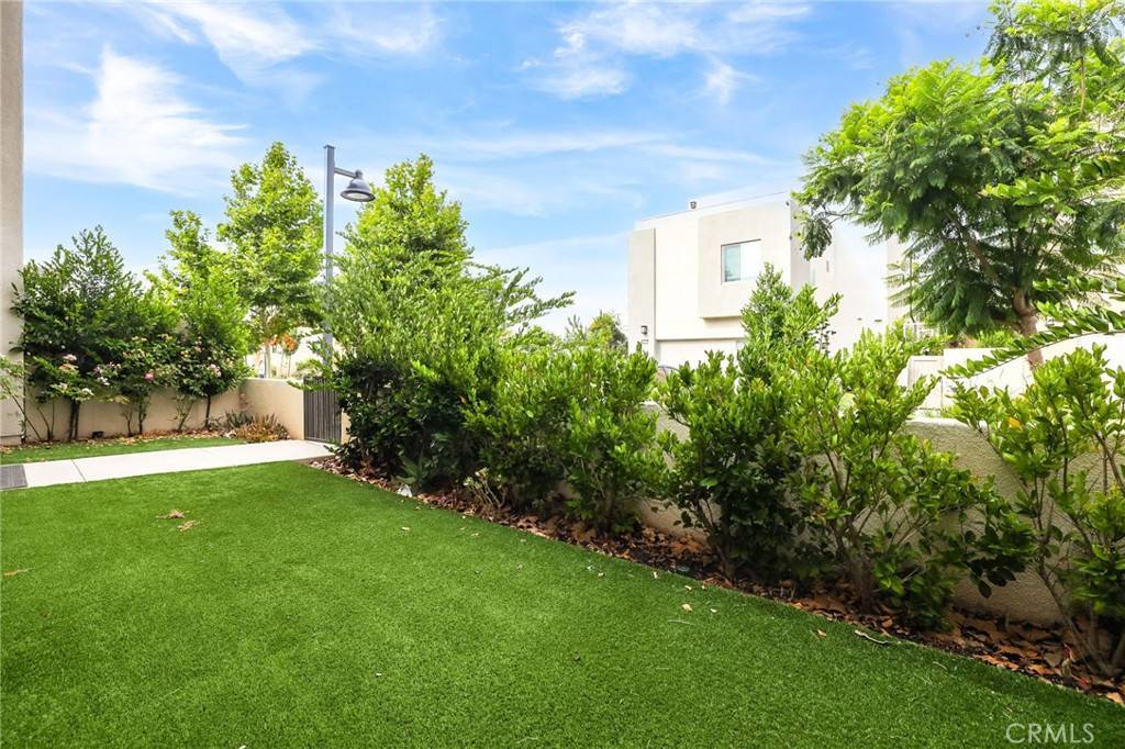 Irvine, CA 92618,319 Sawbuck