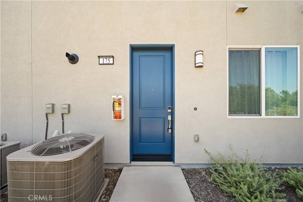 Irvine, CA 92618,175 Baluster