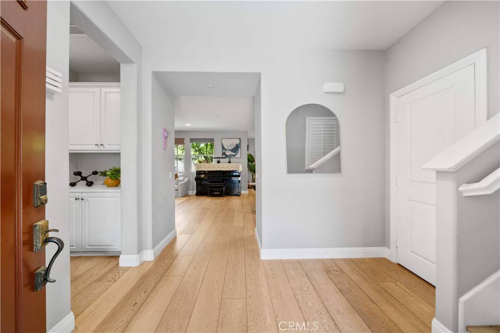 Irvine, CA 92618,228 Wicker