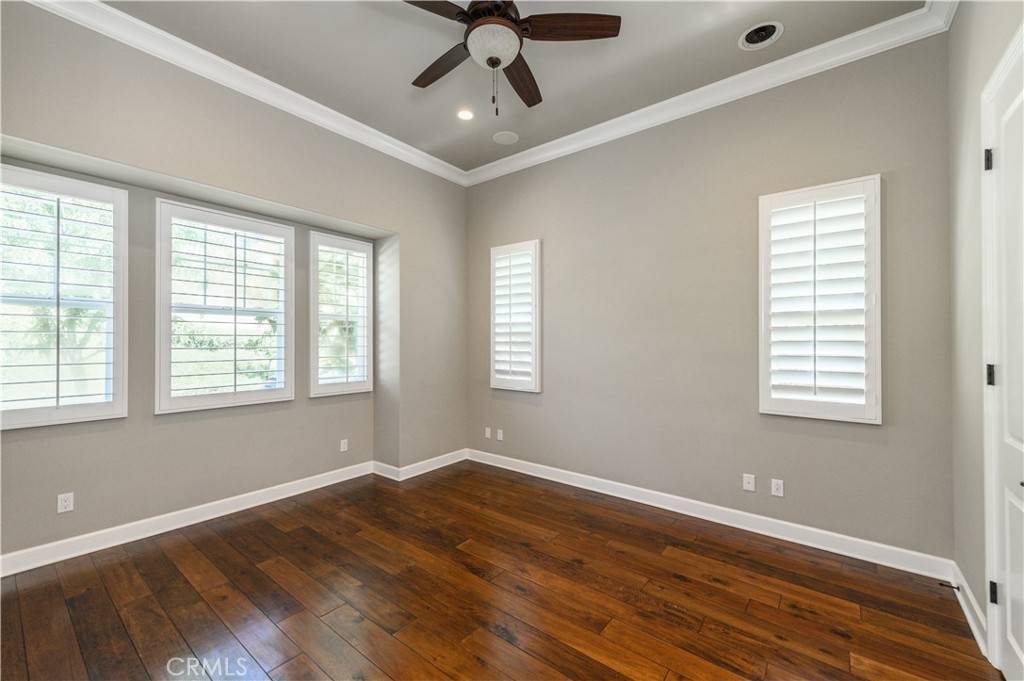 Irvine, CA 92618,62 Heirloom
