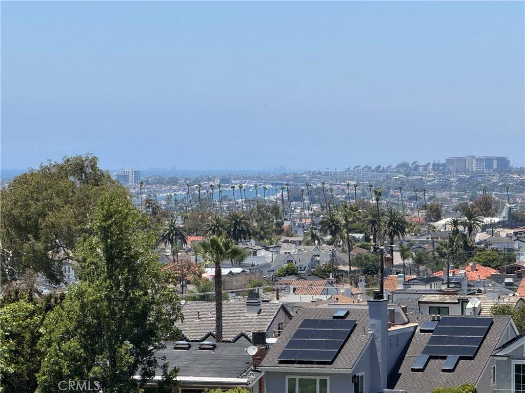 Corona Del Mar, CA 92625,424 Mendoza
