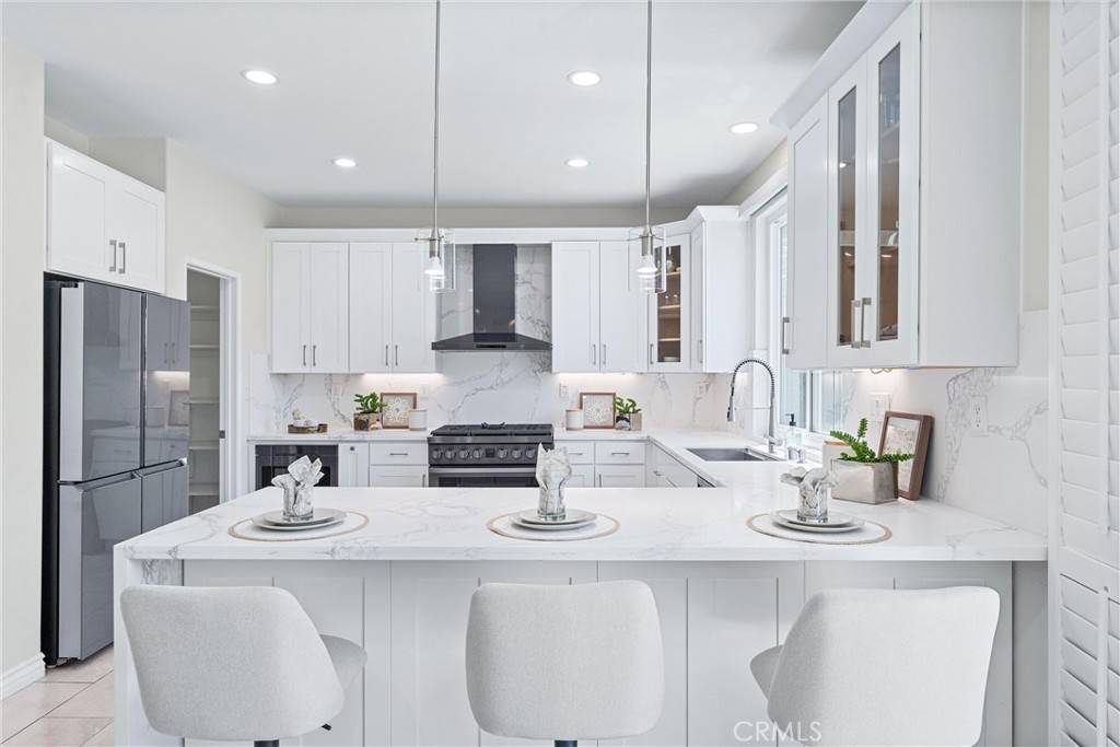 Irvine, CA 92606,2 Washington