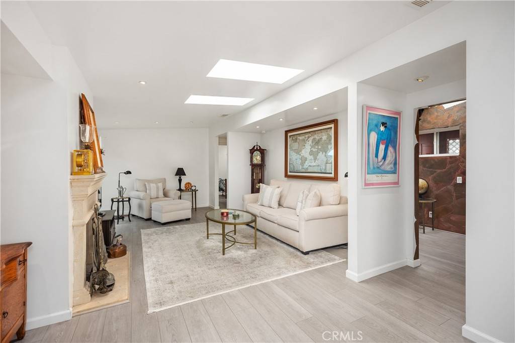 Newport Beach, CA 92660,103 Yorktown