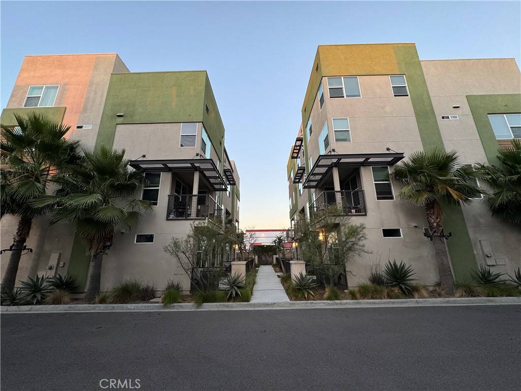 Bellflower, CA 90706,17612 Garden House LN