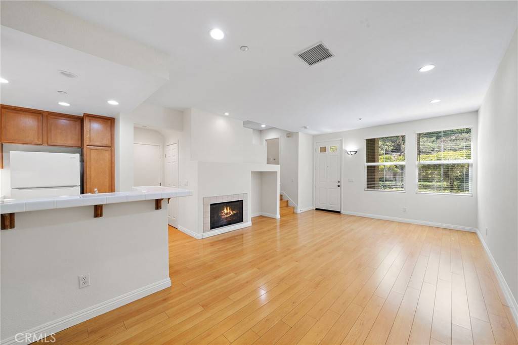 Irvine, CA 92603,246 Coral Rose
