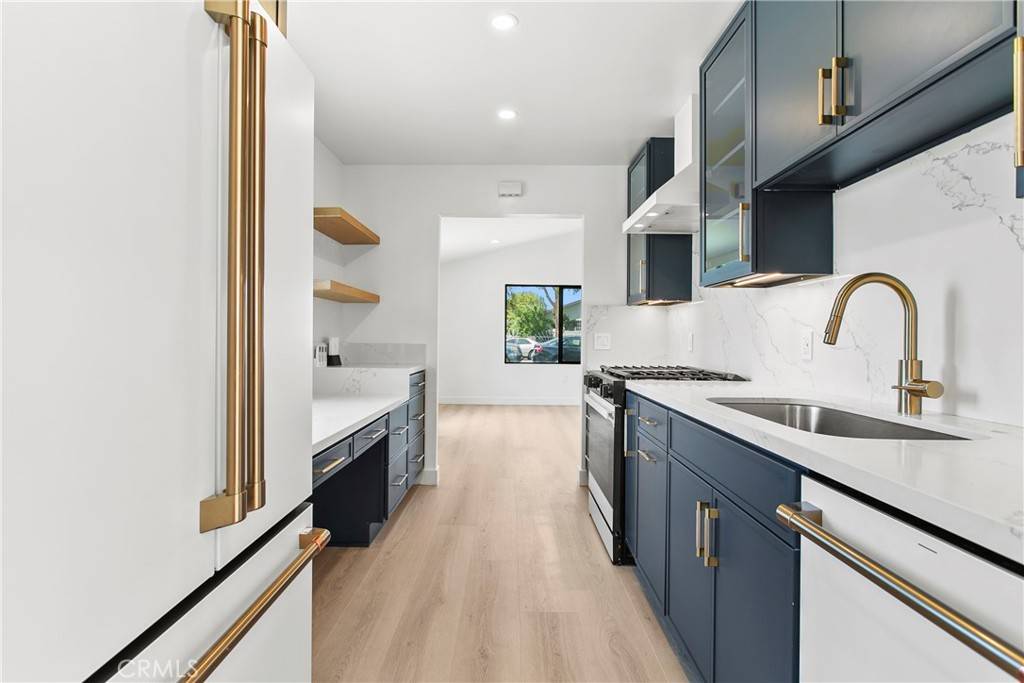 Santa Ana, CA 92707,1001 E Saint Andrew PL
