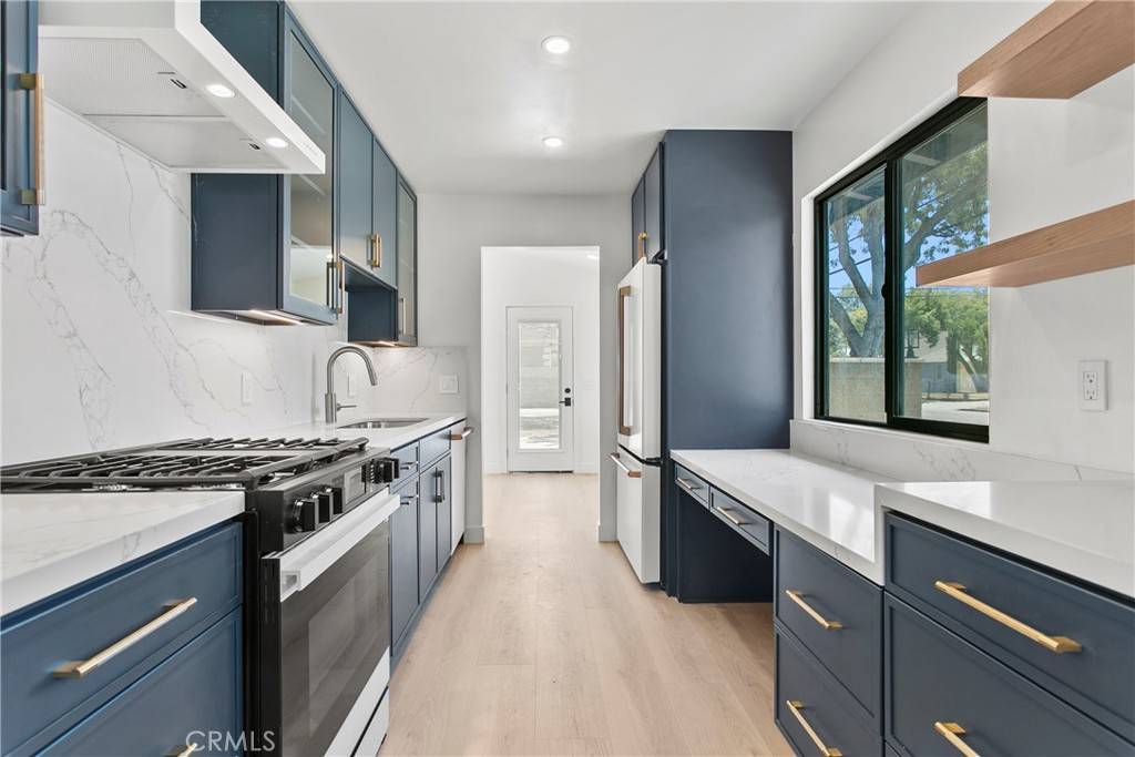 Santa Ana, CA 92707,1001 E Saint Andrew PL