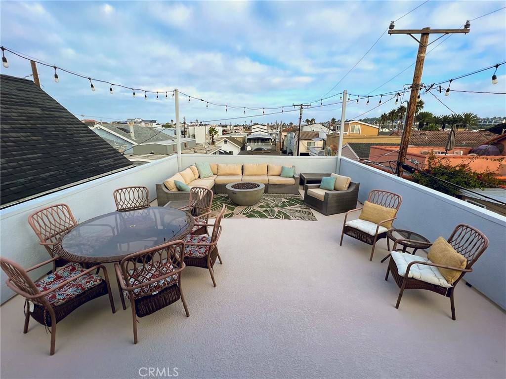 Newport Beach, CA 92663,123 36th #B
