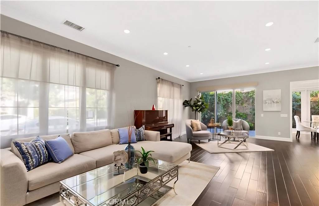 Irvine, CA 92620,56 Purple Jasmine