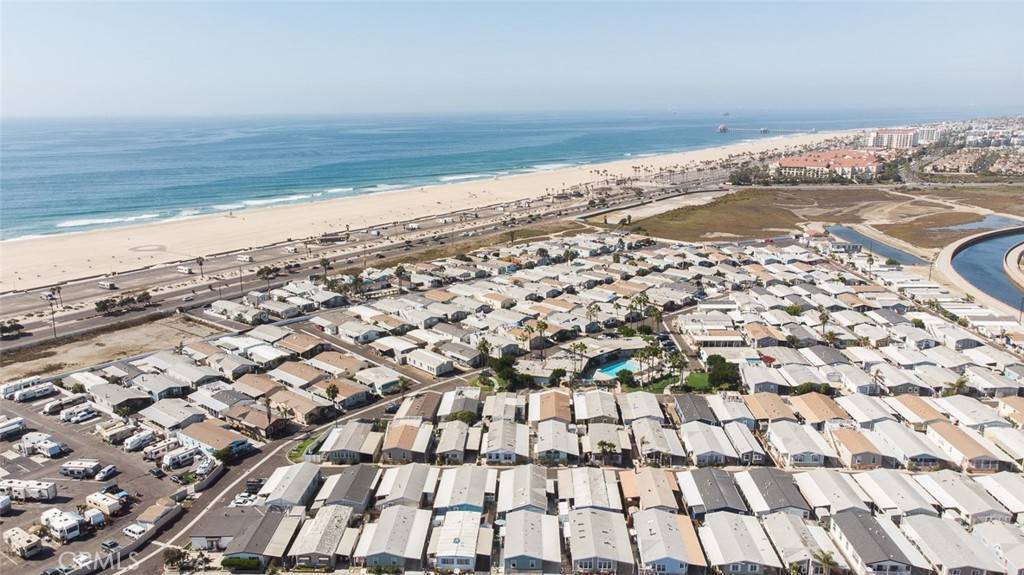 Huntington Beach, CA 62646,21851 Newland ST #44