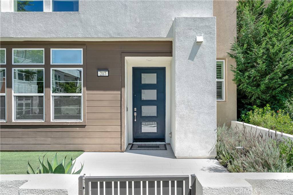 Irvine, CA 92618,217 Chorus