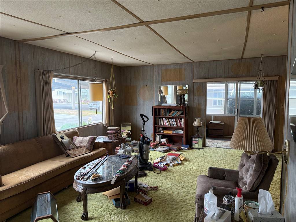 Anaheim, CA 92801,40 Pine Via