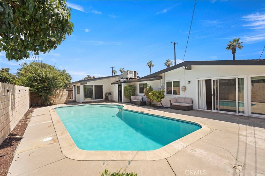 Covina, CA 91723,445 W Rowland ST