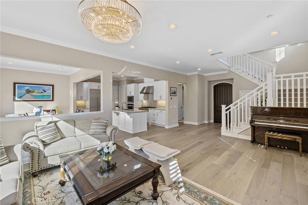 Irvine, CA 92602,61 English Saddle