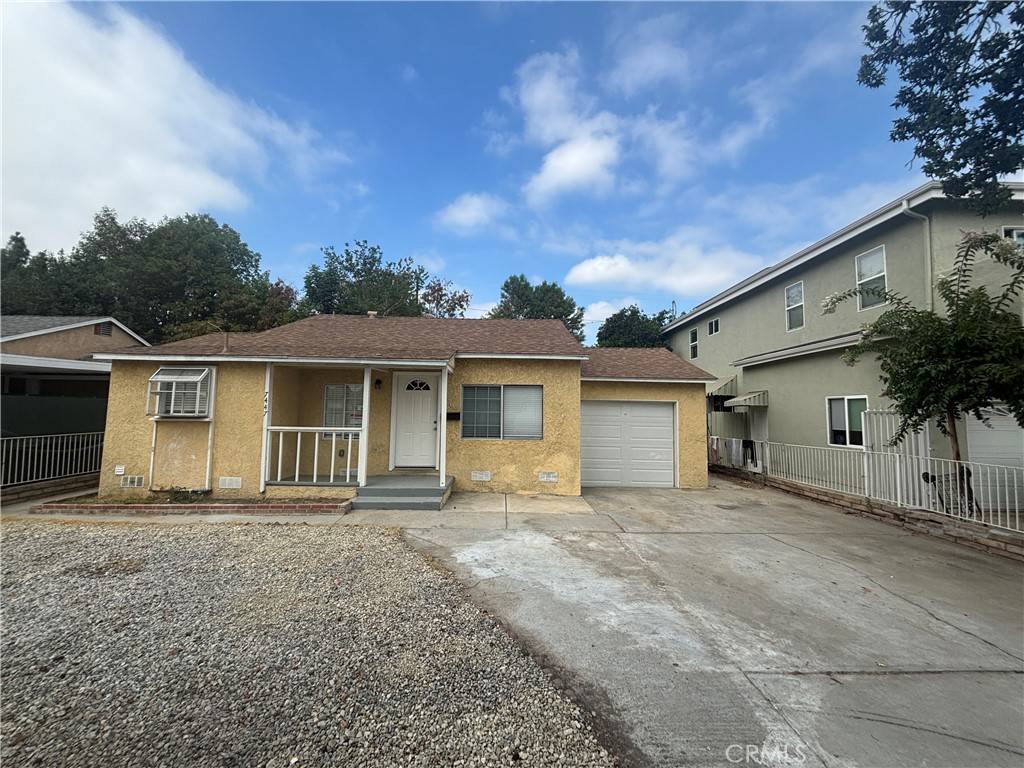 Canoga Park, CA 91303,7447 Loma Verde AVE
