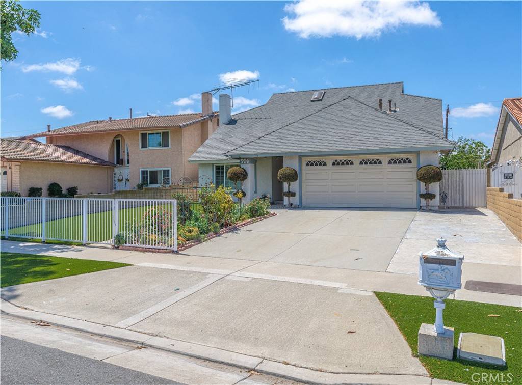 Santa Ana, CA 92704,914 S Susan ST