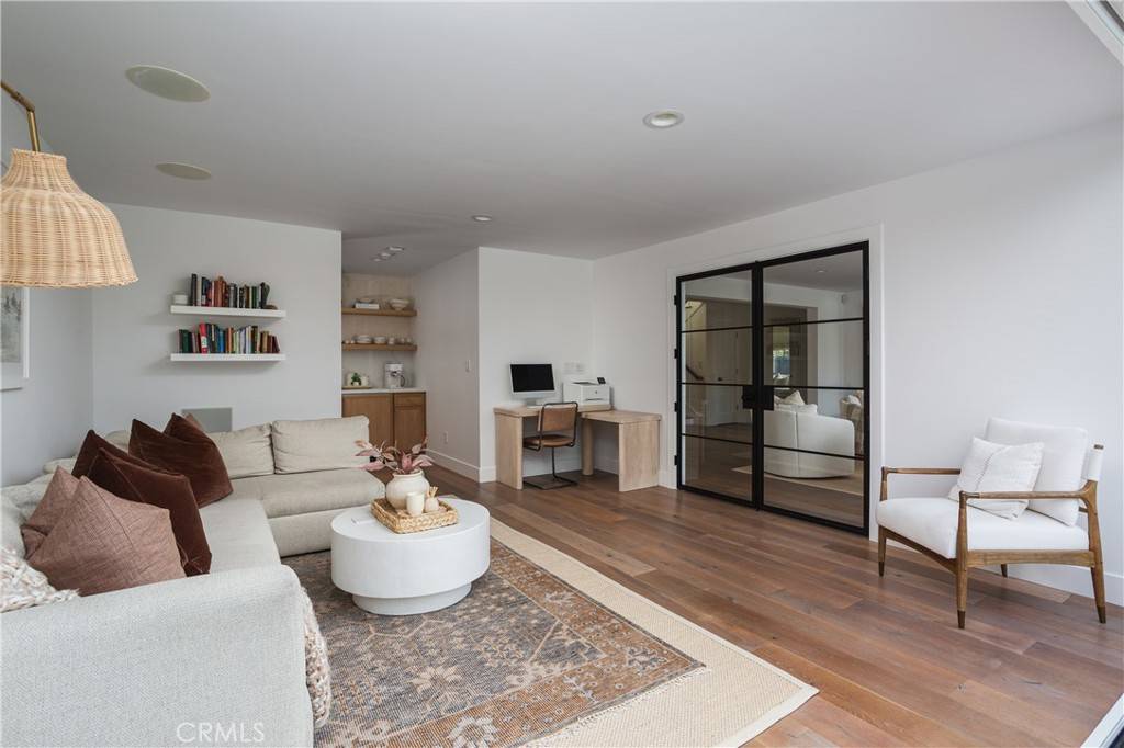 Newport Beach, CA 92660,1700 Highland DR