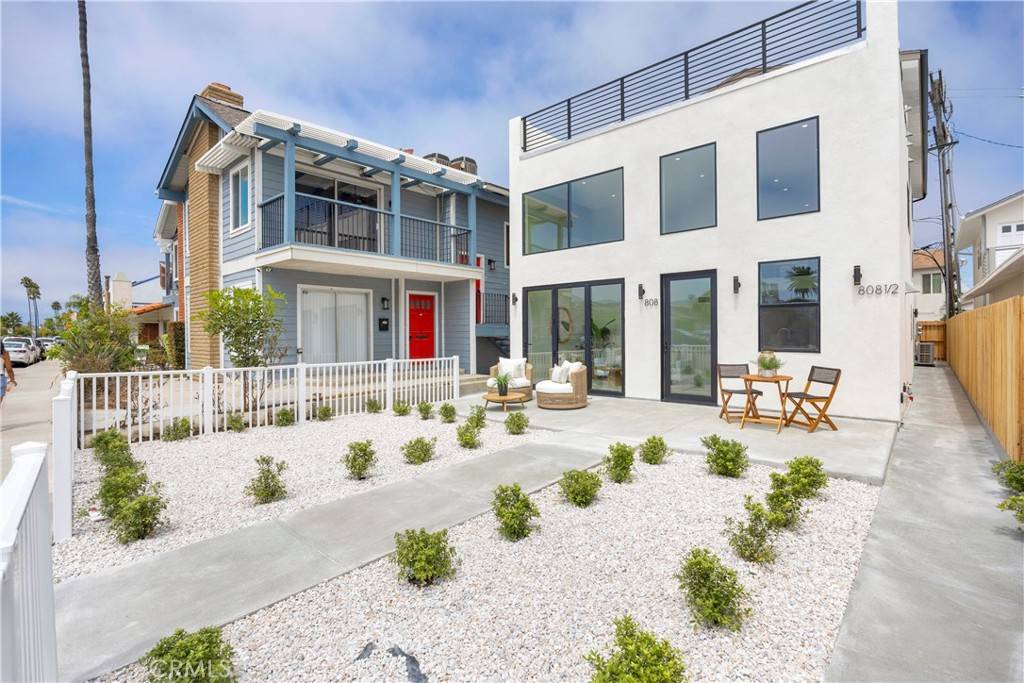 Newport Beach, CA 92661,808 W Balboa BLVD