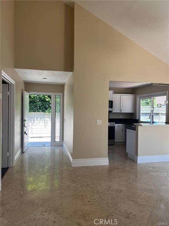 Irvine, CA 92604,7 Woodland DR