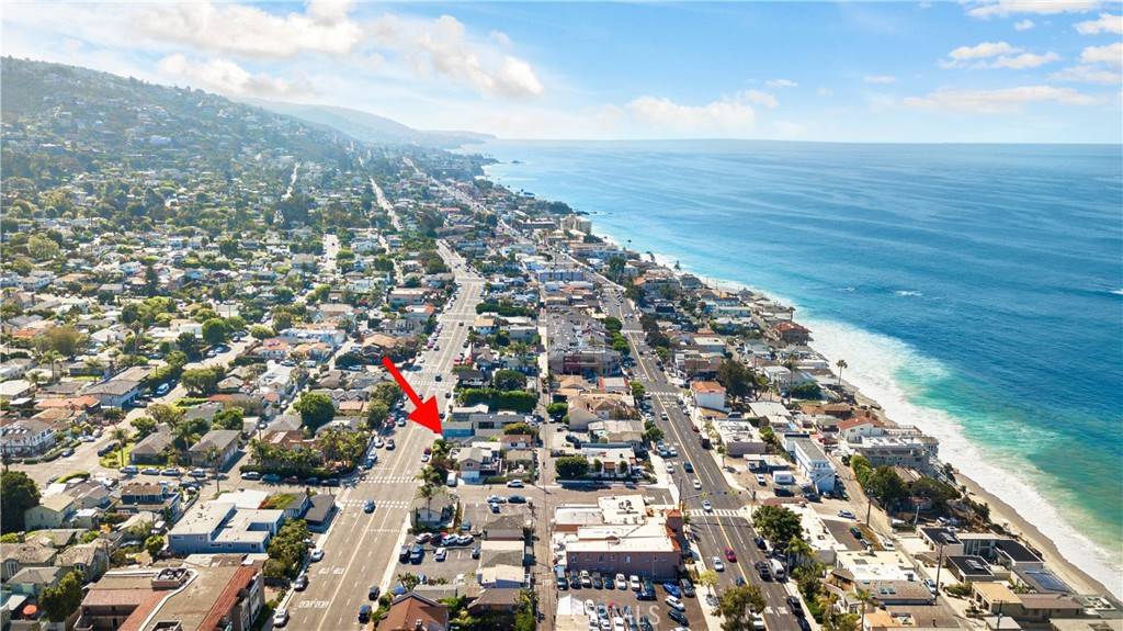 Laguna Beach, CA 92651,1029 Glenneyre ST