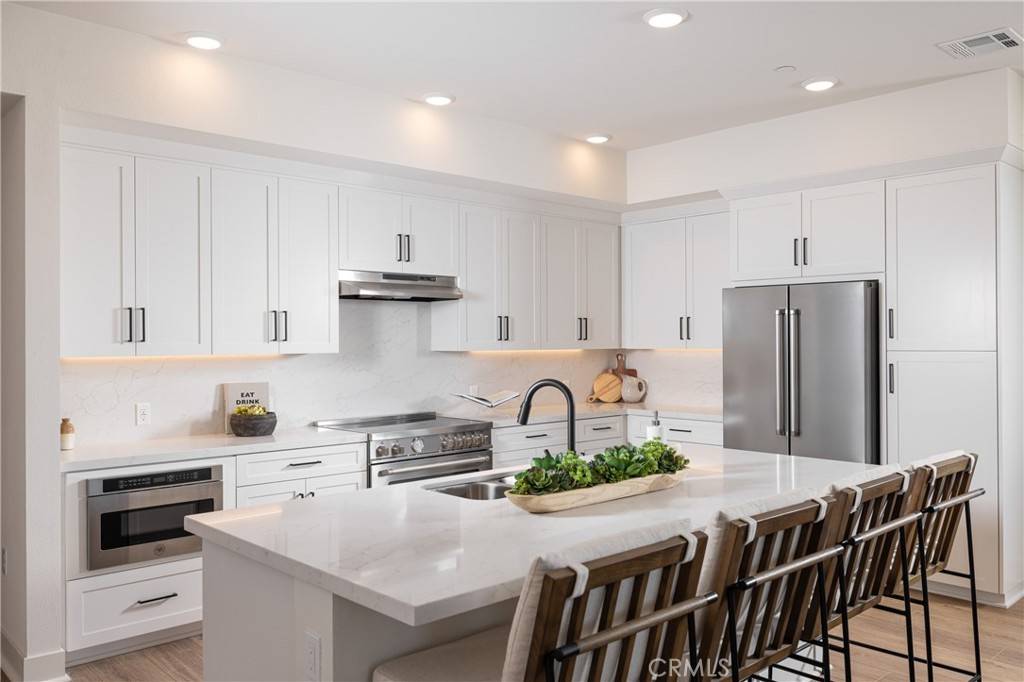 Huntington Beach, CA 92648,414 Main ST #420