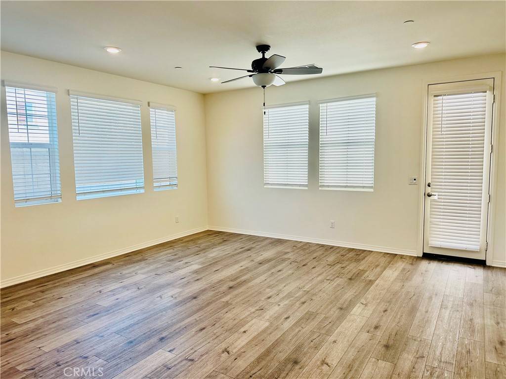 Eastvale, CA 92880,6014 Sendero