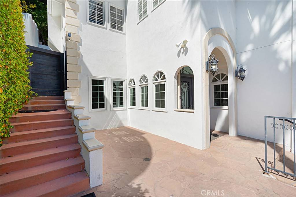 Woodland Hills, CA 91364,21047 Dumetz RD