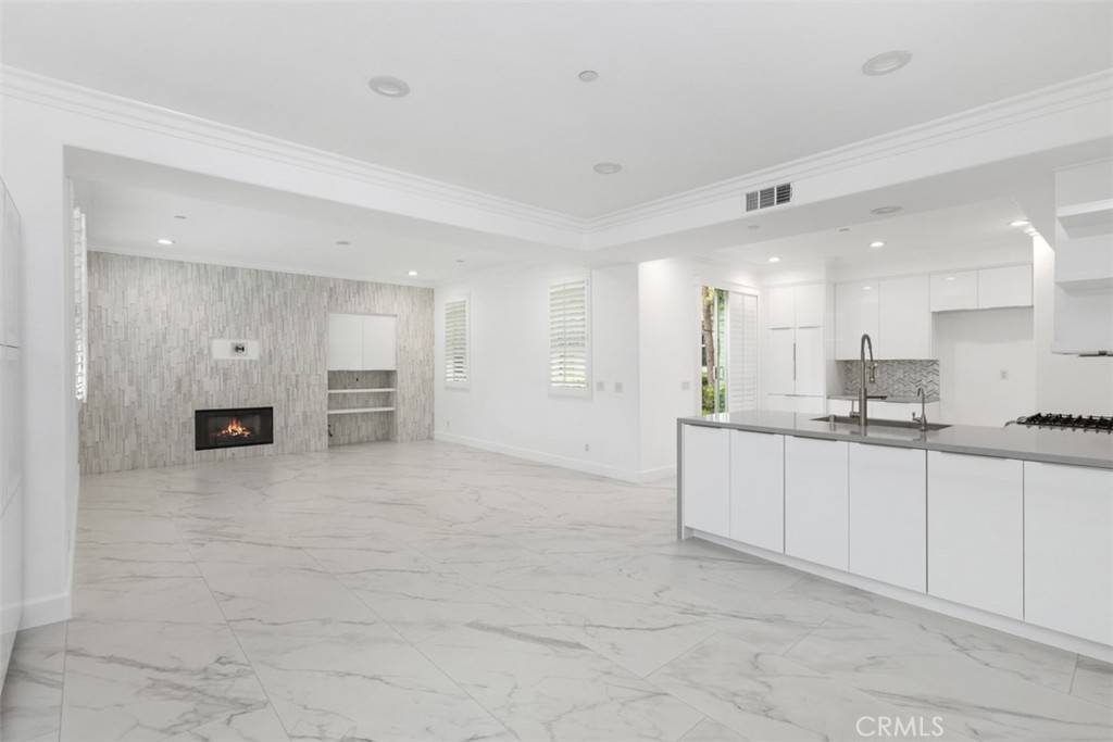 Tustin, CA 92782,1460 Georgia ST