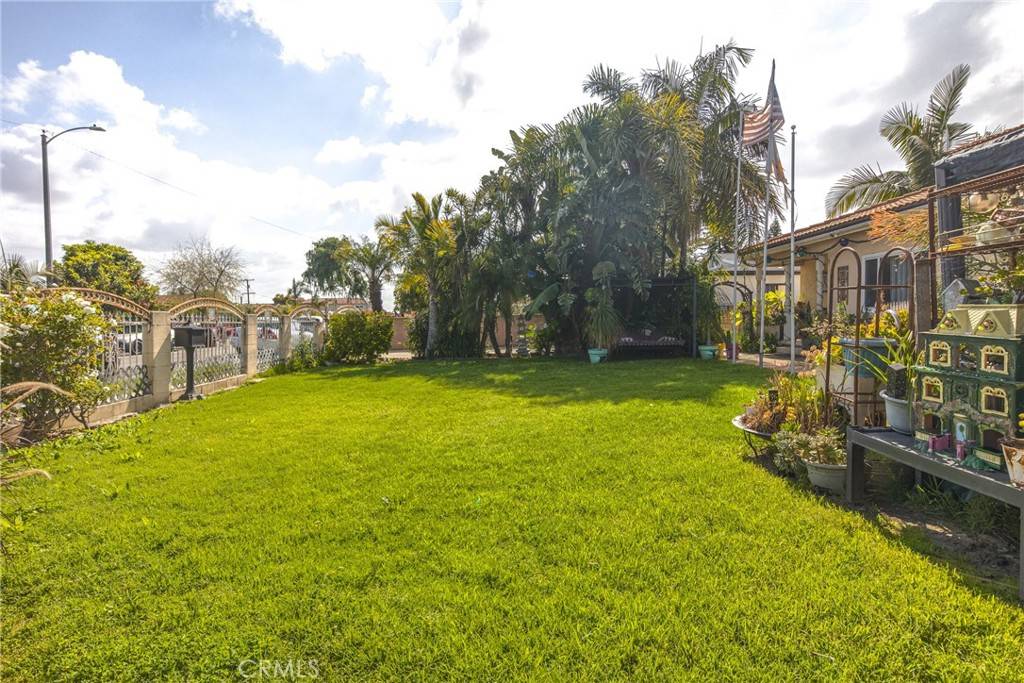 Compton, CA 90222,1302 W 132nd ST