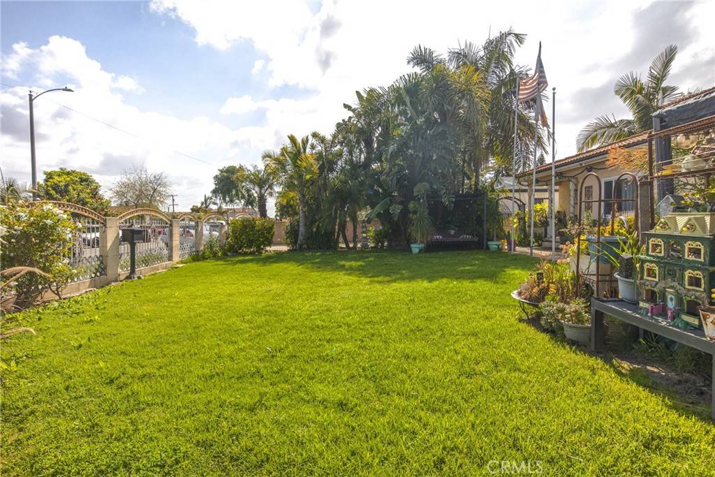 Compton, CA 90222,1302 W 132nd ST