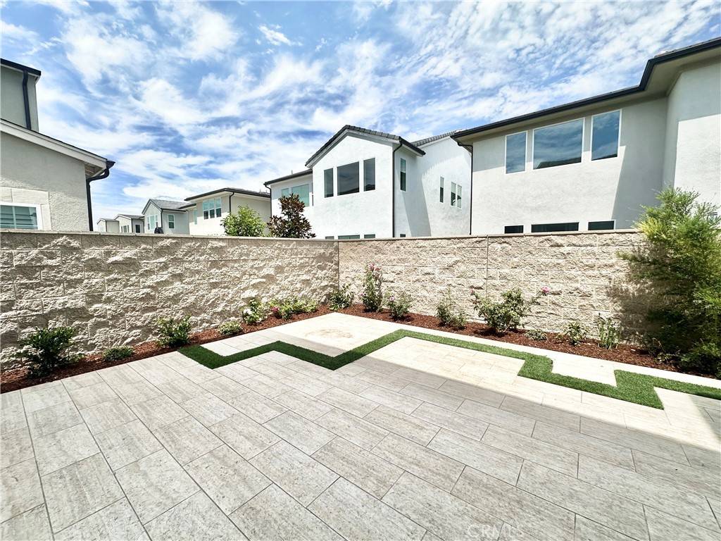 Lake Forest, CA 92630,300 Burwood