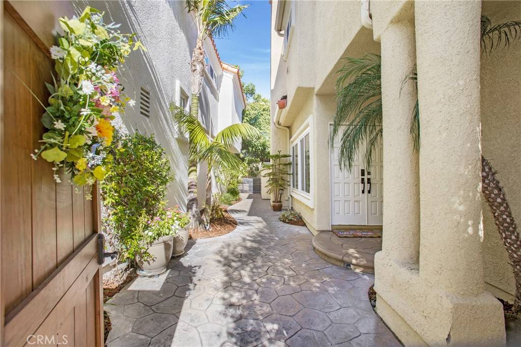 Dana Point, CA 92629,8 Saint Michael