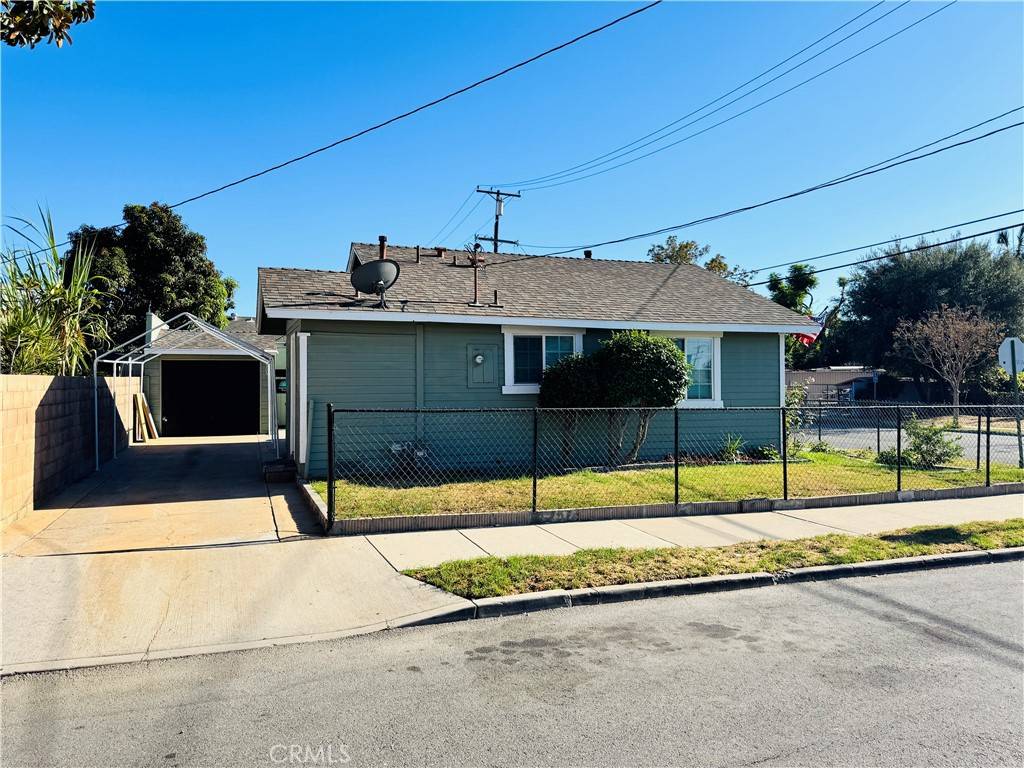 Santa Ana, CA 92701,117 N Hathaway ST