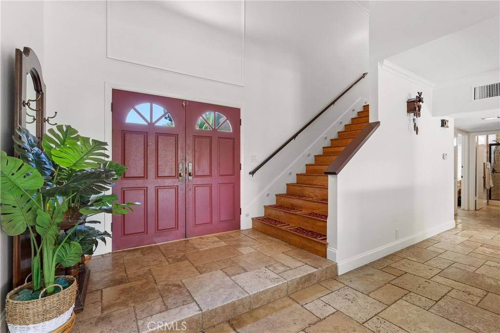 Santa Ana, CA 92707,622 W Alpine AVE