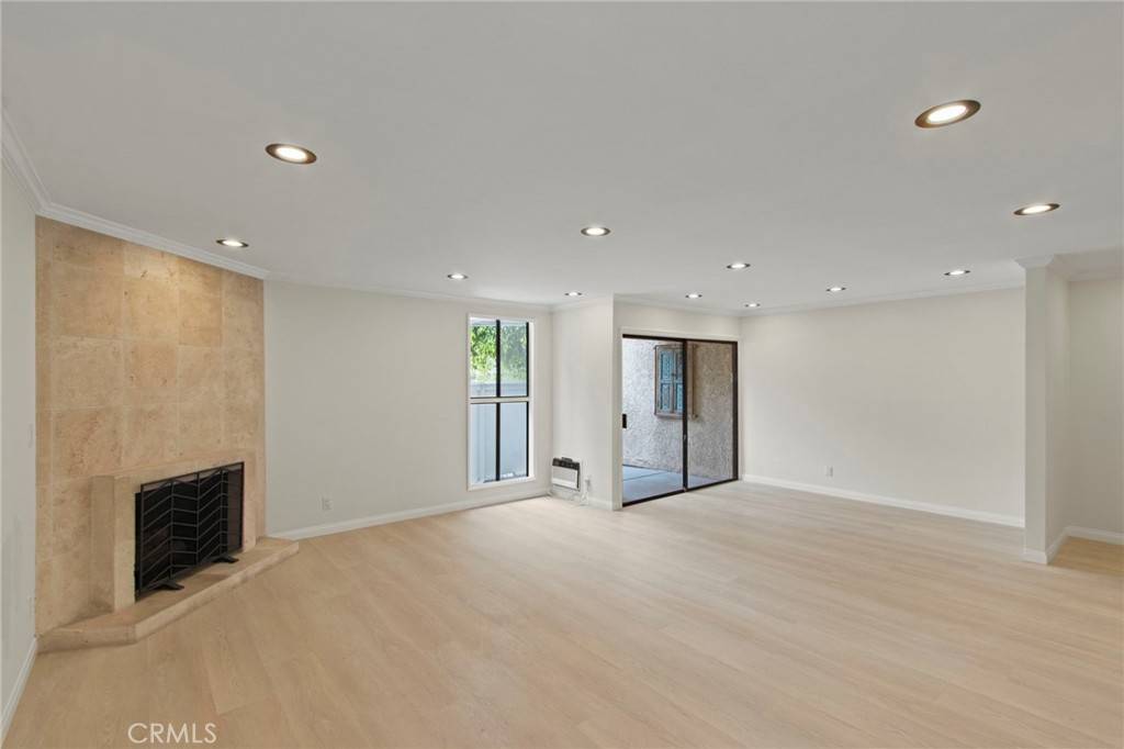 Los Angeles, CA 90034,10521 National BLVD #101