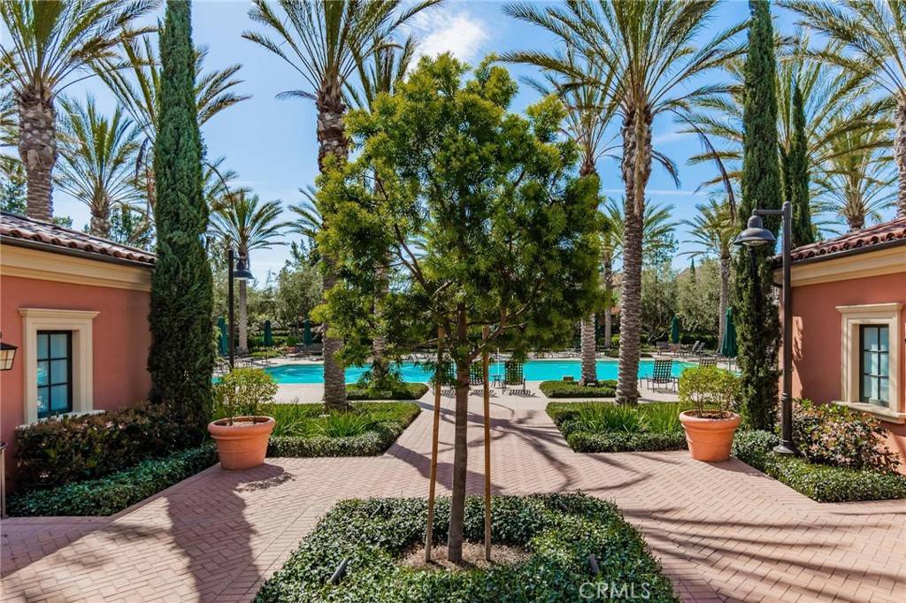 Irvine, CA 92618,120 Yellow Pine