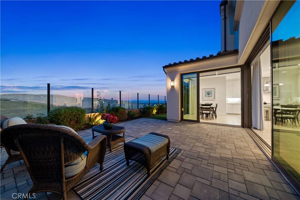 Irvine, CA 92602,236 Oceano