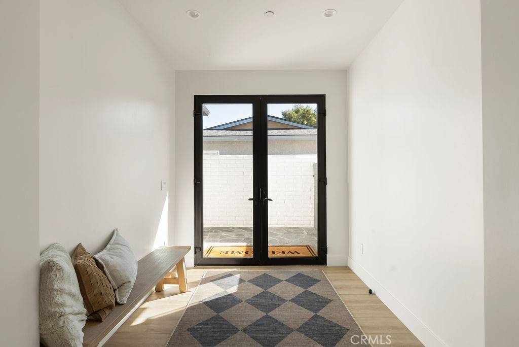 San Clemente, CA 92672,122 W Avenida De Los Lobos Marinos