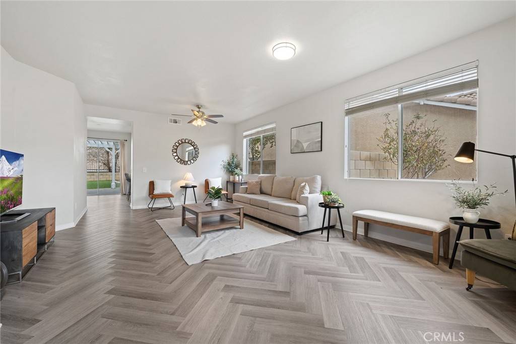 Palmdale, CA 93551,3423 Racquet LN