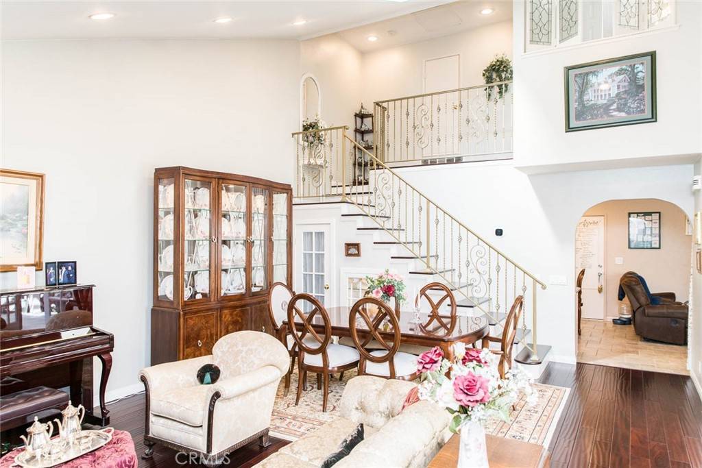 Irvine, CA 92618,9 Orchard