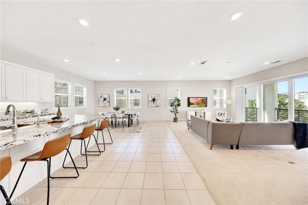 Irvine, CA 92618,104 Sculpture