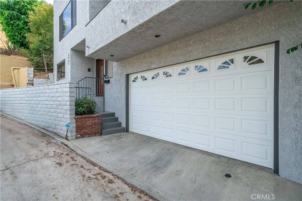 Los Angeles, CA 90027,2441 Lyric AVE