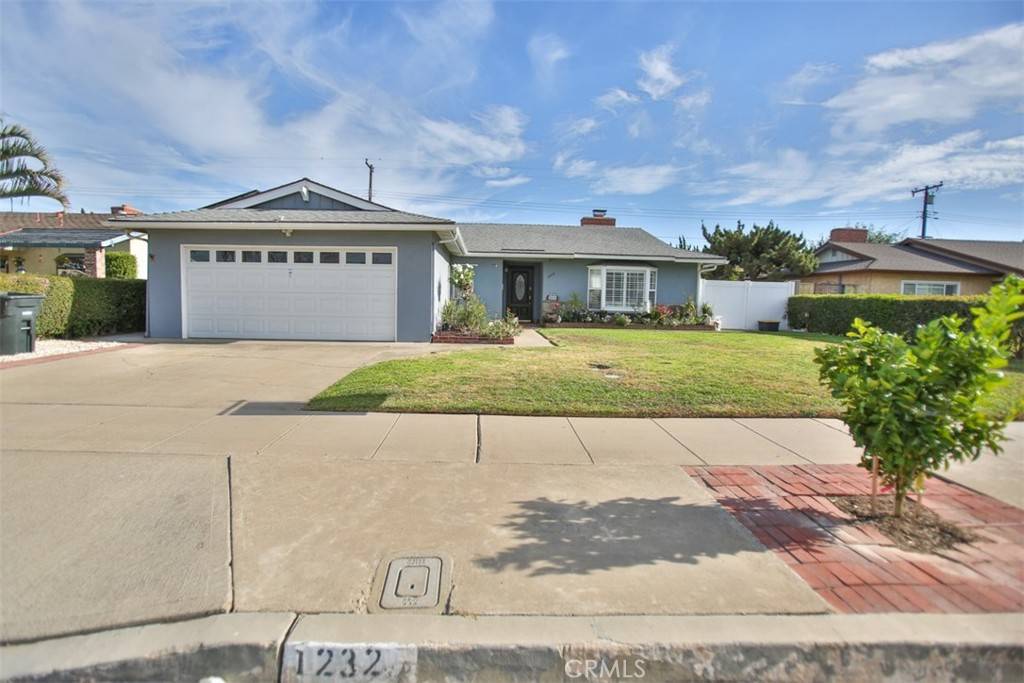 Orange, CA 92867,1232 E Vanowen AVE