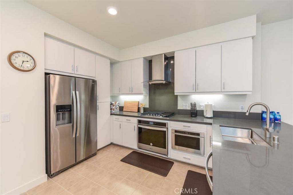 Irvine, CA 92612,1530 Nolita