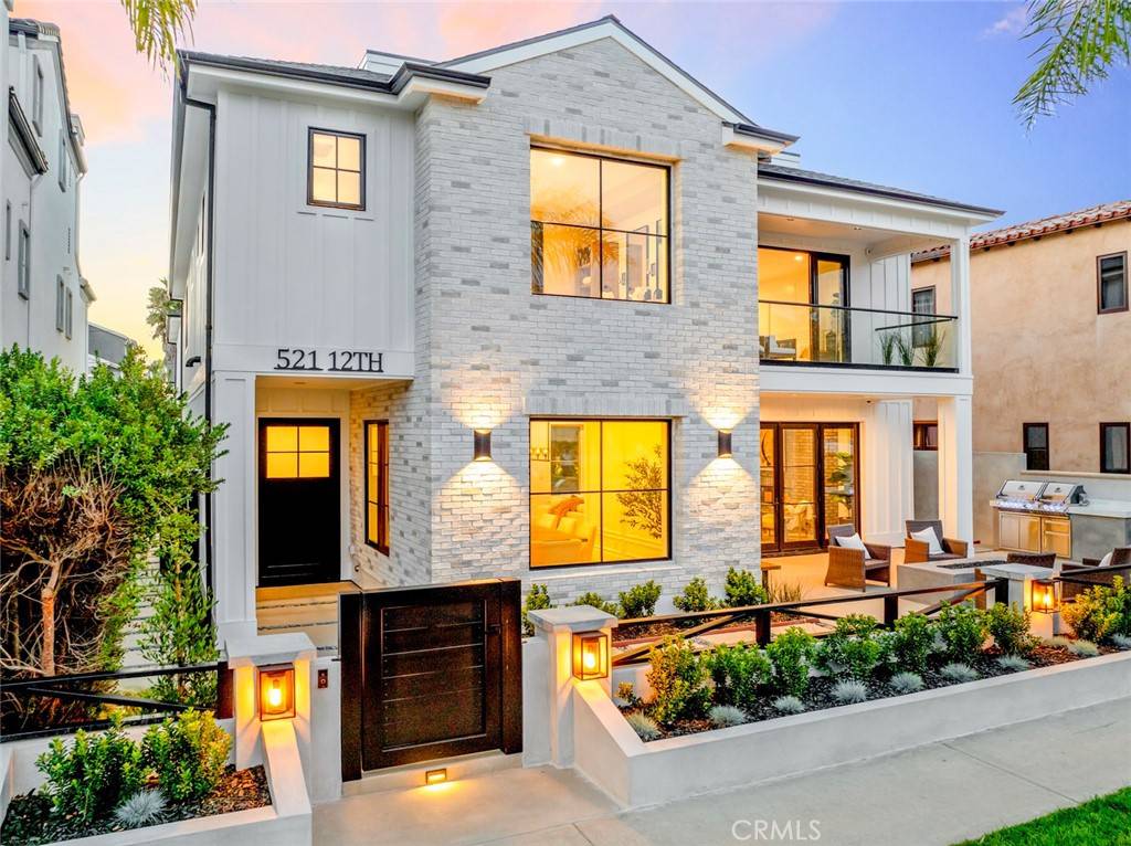 Huntington Beach, CA 92648,521 12th ST