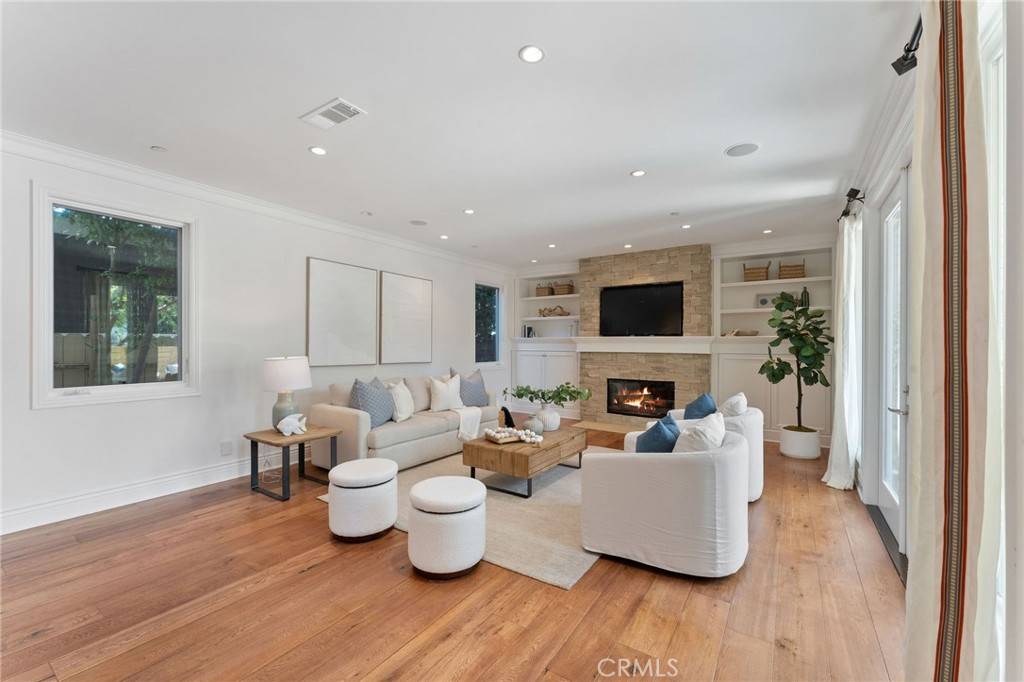 Corona Del Mar, CA 92625,3201 4th AVE