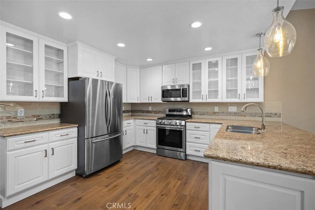 Mission Viejo, CA 92691,22182 Platino